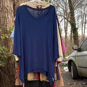 ND New Directions Navy Blue V-Neck Tunic Blouse Asymmetric Hem 3/4 Sleeves L
